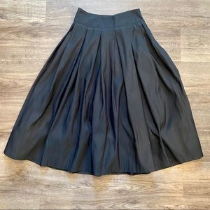 Forever 21 Black Midi Skirt Women’s XS